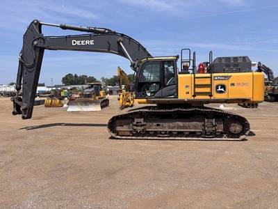 John Deere 470G LC Excavator