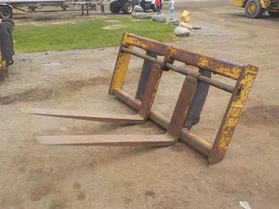 Caterpillar 84" X 58" ISO HOOKUP Fork