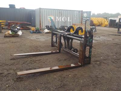 Caterpillar 98" wide x 71" long FUSION 924K 930K 930M 938K Fork