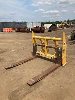 John Deere 65''WIDE X 60''LONG, JRB 416 Fork