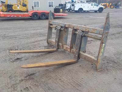 JB ATTACHMENTS 99" X 59" LONG ISO HOOKUP Fork