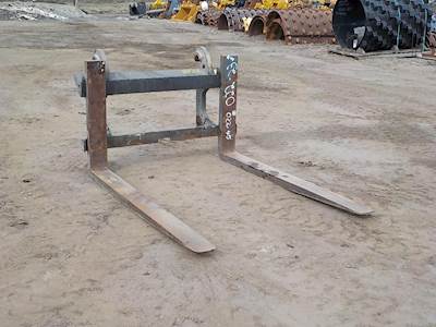 Volvo 72" ISO HOOKUP Fork