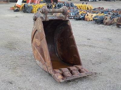 ADCO 31" JD230 240 250 270 290 Bucket