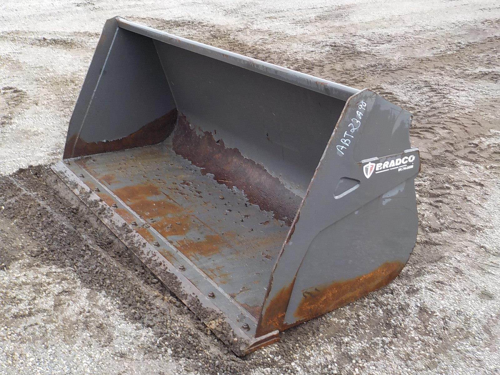 Bradco SKID STEER HOOKUP 84" LOADER BUCKET 1.62 YARD Bucket For Sale