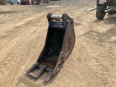 C&P 24" GP BUCKET HX210 HX220 Bucket