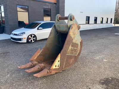 ESCO 30" BUCKET FOR PC400 Bucket