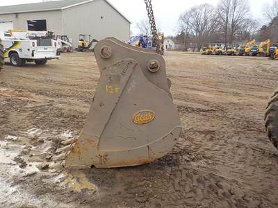 Geith 30" SK250 Bucket