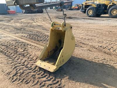 H&H 25" JD120 Bucket