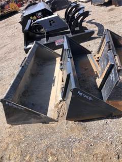 Hyundai 74" LONG SKID STEER BUCKET. Bucket