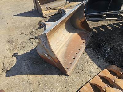 JRB 62" WIDE JRB 416 NARROW BUCKET Bucket