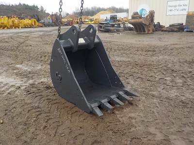 JRB 24" DEERE 210LE/310E BUCKET Bucket