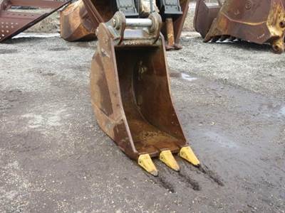 John Deere 23" JD200 Bucket