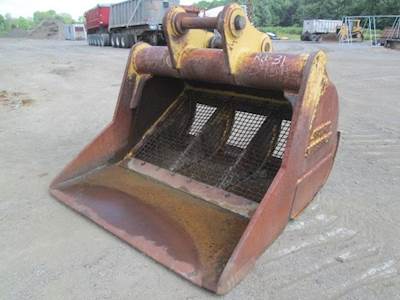 D Linkage 73" stone bucket Bucket