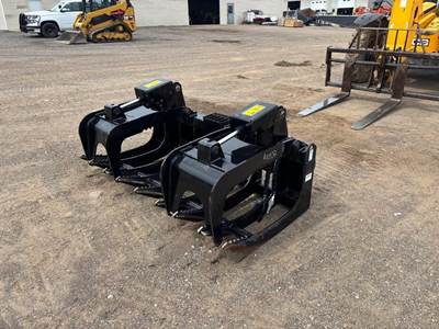 Caterpillar 73" Skid steer Bucket Grapple Bucket