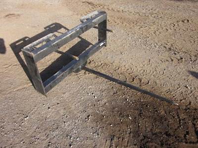 WILDCAT Skid steer Bale Spear