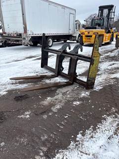 Caterpillar 72" FORKS FOR 938M Rotating Pallet Forks