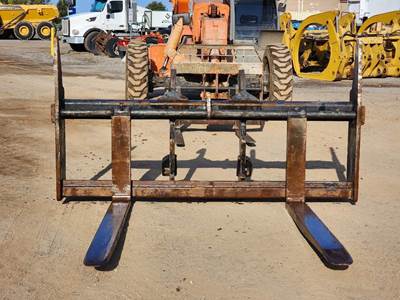 Caterpillar 72" FORKS FOR 938M Rotating Pallet Forks