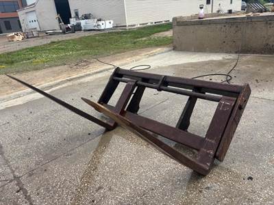 Caterpillar 84" WIDE X 59" LONG IT62 IT38 Rotating Pallet Forks