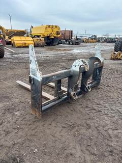 Caterpillar 98"X70" FORKS FOR CAT938 Rotating Pallet Forks