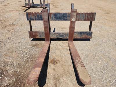 Caterpillar CAT BACKHOE IT FORKS 61 X 48 Rotating Pallet Forks