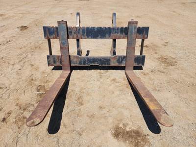 Caterpillar CAT BACKHOE IT FORKS 61 X 48 Rotating Pallet Forks