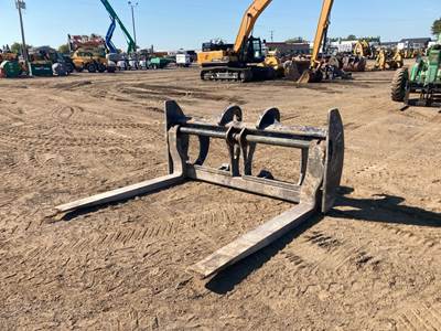 Caterpillar FUSION 99" WIDE X 70" LONG 950K 962 966 972 Pallet Fork