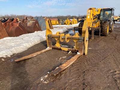 John Deere 83" FORKS FOR 644 Rotating Pallet Forks