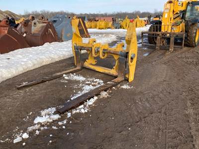 John Deere 83" FORKS FOR 644 Rotating Pallet Forks