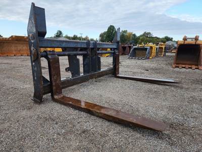 Paladin 69" X111" WIDE FORKS JRB418 644K 724 Pallet Fork