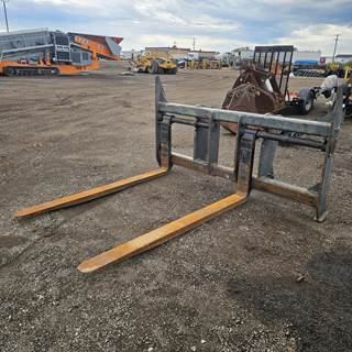 Tag ISO HOOKS 96" WIDE X 84" LONG Rotating Pallet Forks