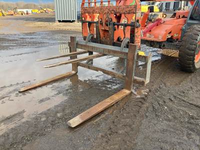 Volvo 86" FORKS FOR VOLVO L50/60/70 Rotating Pallet Forks