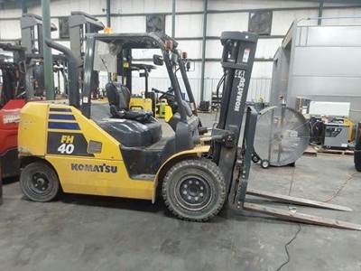 Komatsu FH40-2 Pneumatic Tire Forklift - 8000lb Capacity