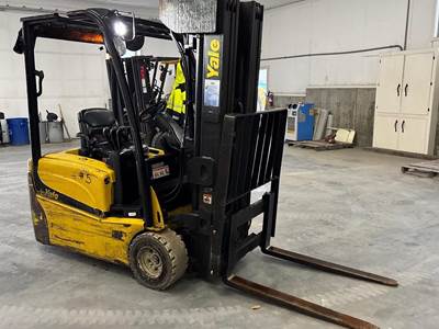 Yale ERP040VT Pneumatic Tire Forklift