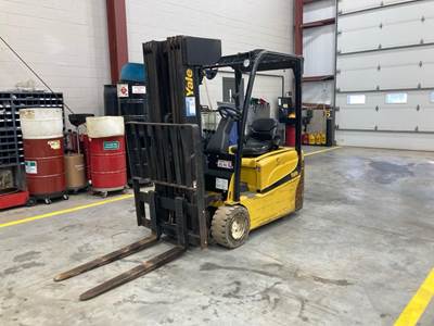 Yale ERP040VT Pneumatic Tire Forklift