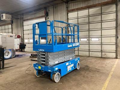 Genie GS-3246 Scissor Lift - 38ft Working Height
