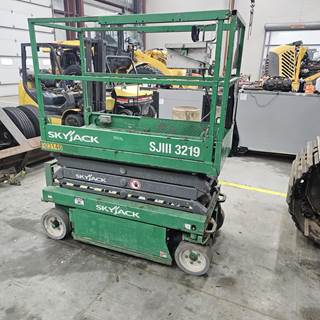 Skyjack SJIII 3219 Scissor Lift
