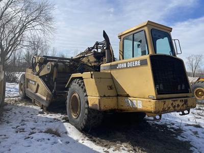 John Deere 762B Scraper