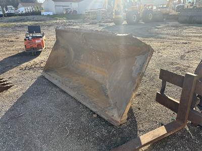 Craig ISO SIDE DUMP 117" WIDE Side Dump Bucket