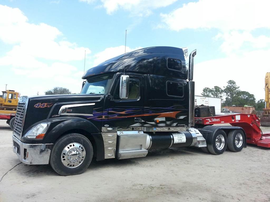 Volvo vnl 880