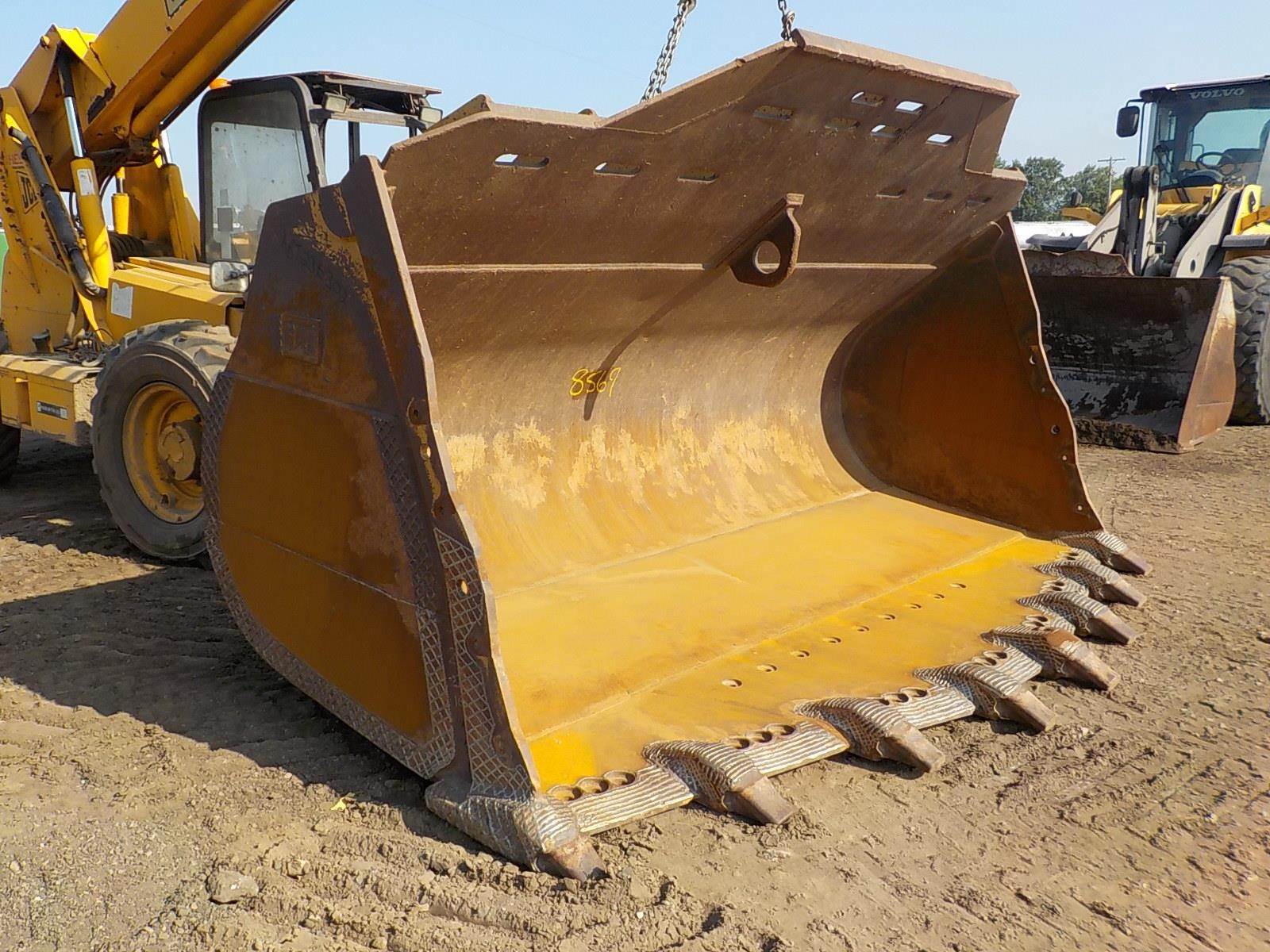 Caterpillar SPADE NOSE PIN ON BUCKET 988H/G Spade Nose Bucket For Sale
