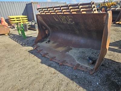 Volvo 126" L180E SPADE NOSE Spade Nose Bucket