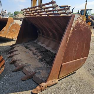 Volvo 154" L250 L260 SPADE NOSE 9.9 YARDS Spade Nose Bucket