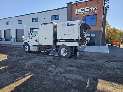 Schwarze A8 TWISTER Sweeper