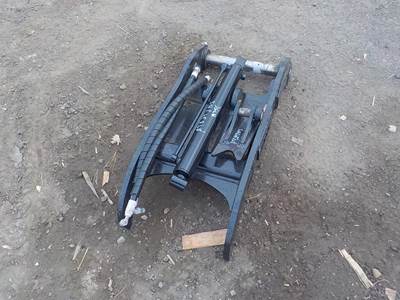 Sany 34''LONG X 16'' WIDE- 50MM THUMB Thumb