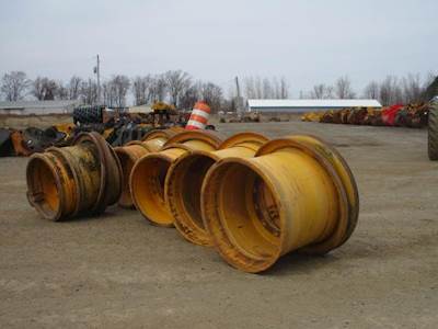 Volvo A35/A40 Tire & Rim