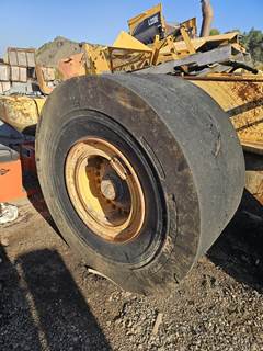 Volvo L180E Tire & Rim