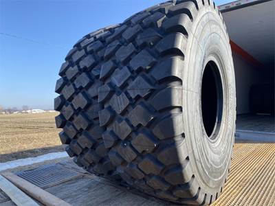 SUPERHAWK 23.5X25 Tire