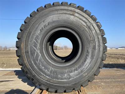 SUPERHAWK 26.5X25 Tire