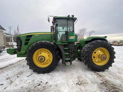 John Deere 9530 Tractor