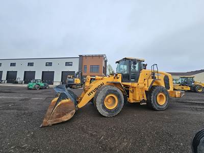 Hyundai HL975 Wheel Loader